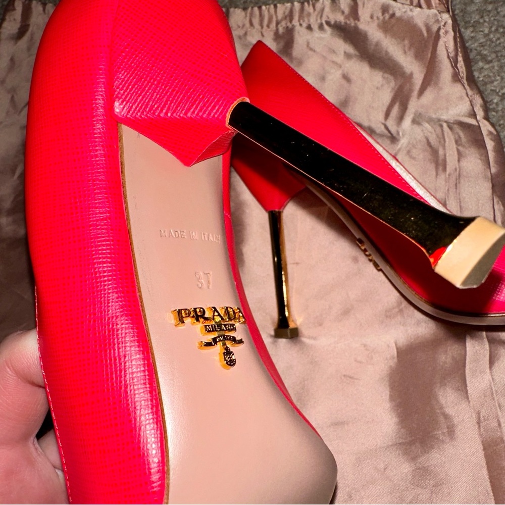 PRADA Leather Pumps - Picture 14 of 16